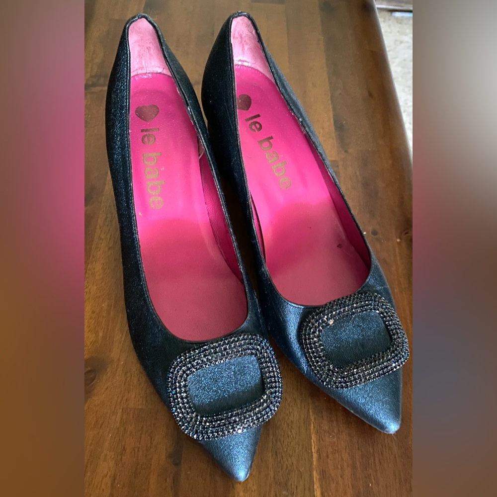 Le Babe Green pumps  genuine leather  with Embellished Buckle. Made in Italy .